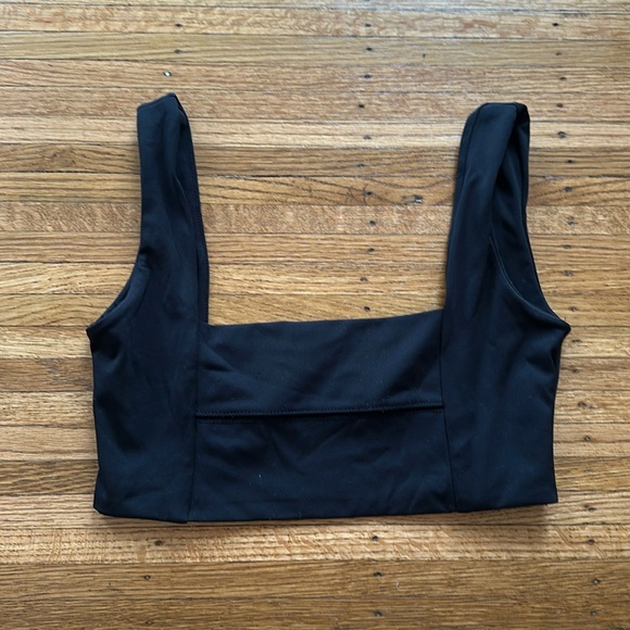 BLACK SPORTS BRA - Picture 1 of 2